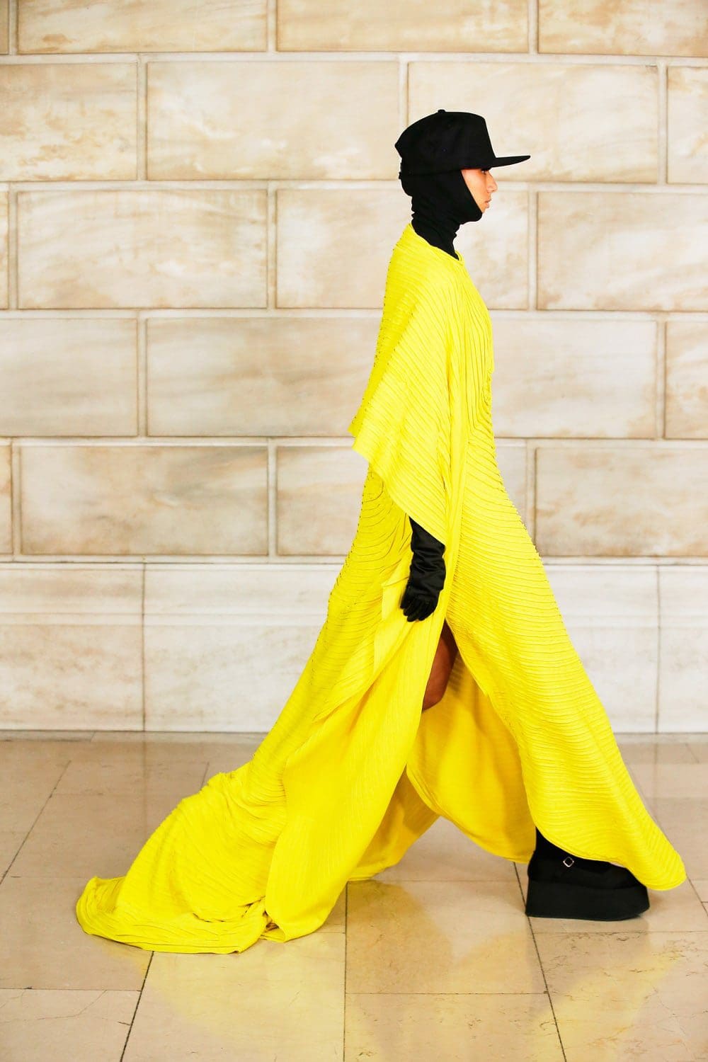 Marc Jacobs Automne Hiver 2021-2022 par RUNWAY MAGAZINE