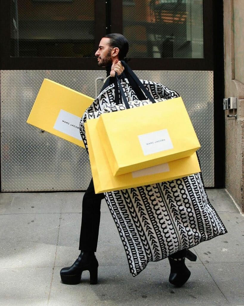 Marc Jacobs Fall Winter 2021-2022 by RUNWAY MAGAZINE