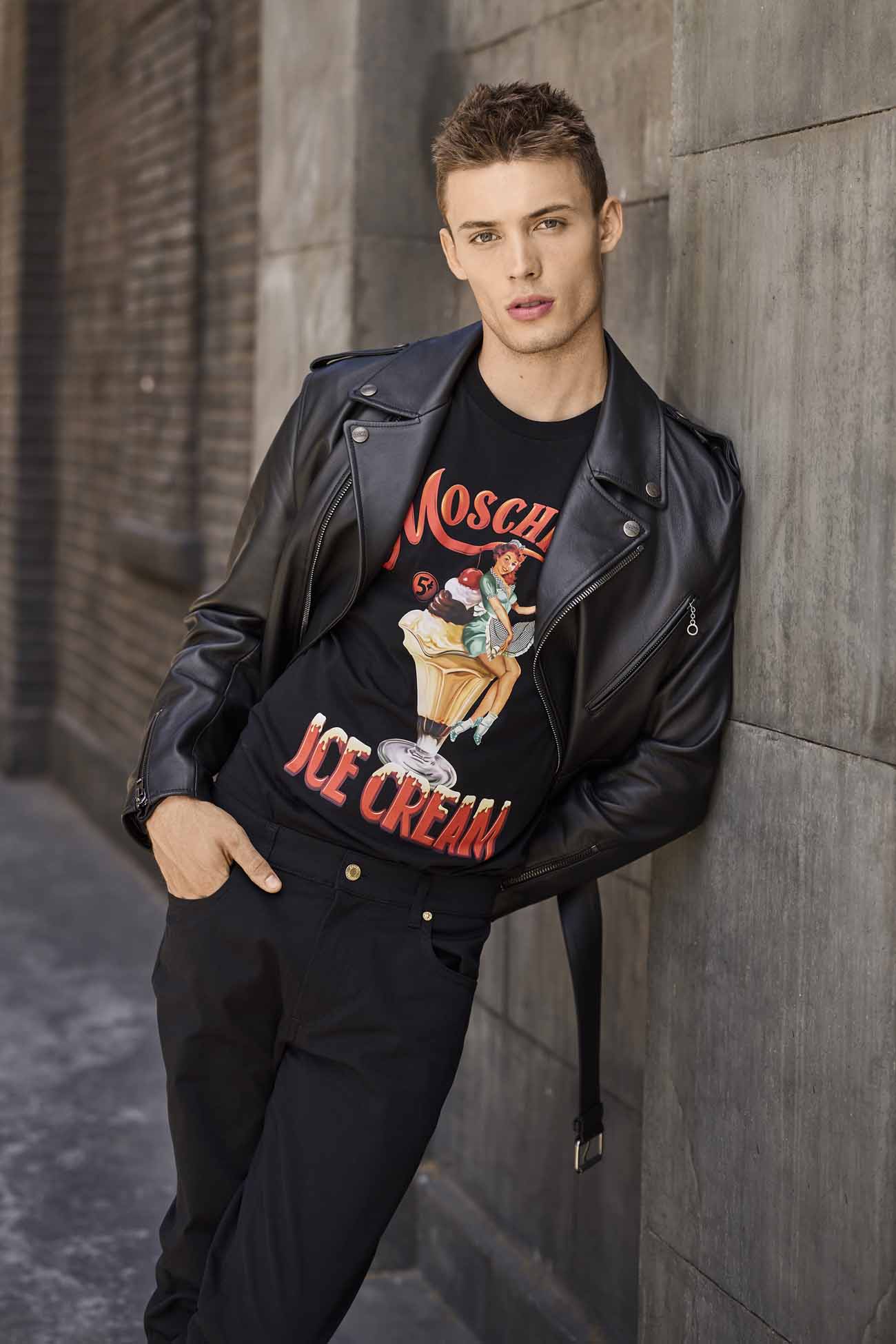Moschino Spring Summer 2022 Men et Moschino Cruise 2022 Resort by RUNWAY MAGAZINE