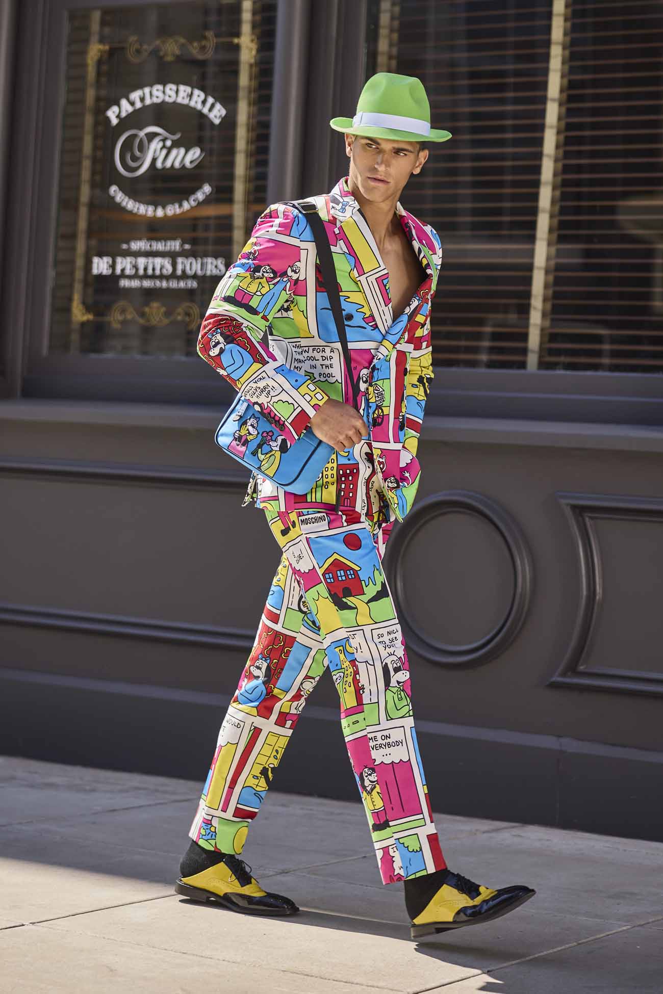 Moschino Spring Summer 2022 Men et Moschino Cruise 2022 Resort by RUNWAY MAGAZINE