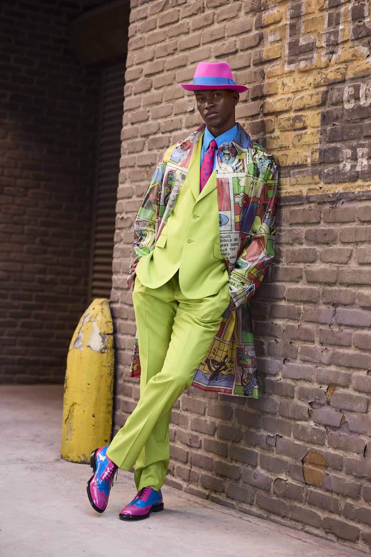 Moschino Spring Summer 2022 Men et Moschino Cruise 2022 Resort by RUNWAY MAGAZINE