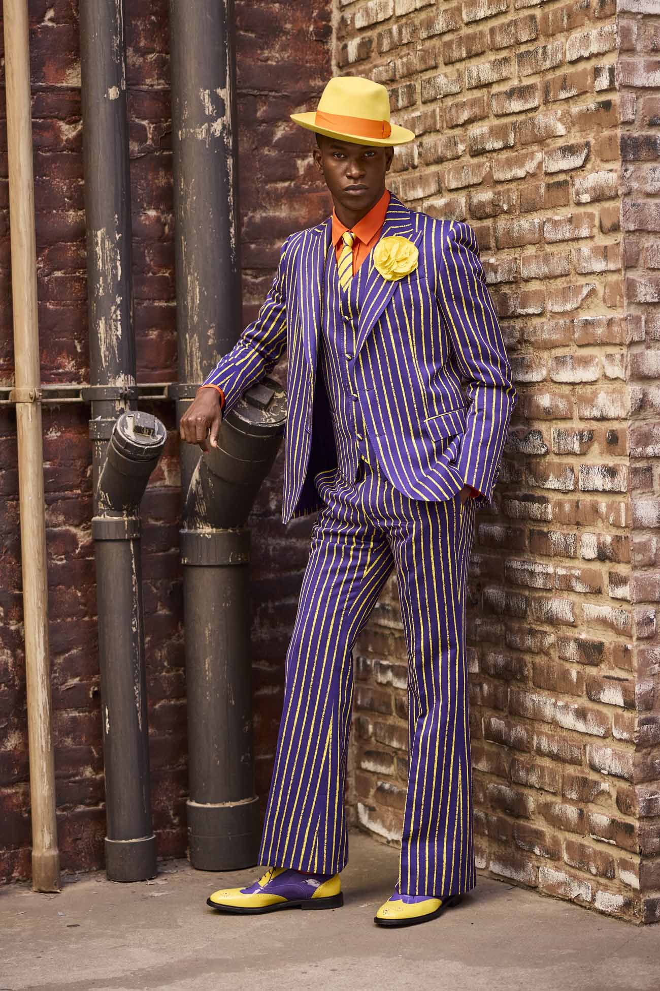 Moschino Spring Summer 2022 Men et Moschino Cruise 2022 Resort by RUNWAY MAGAZINE