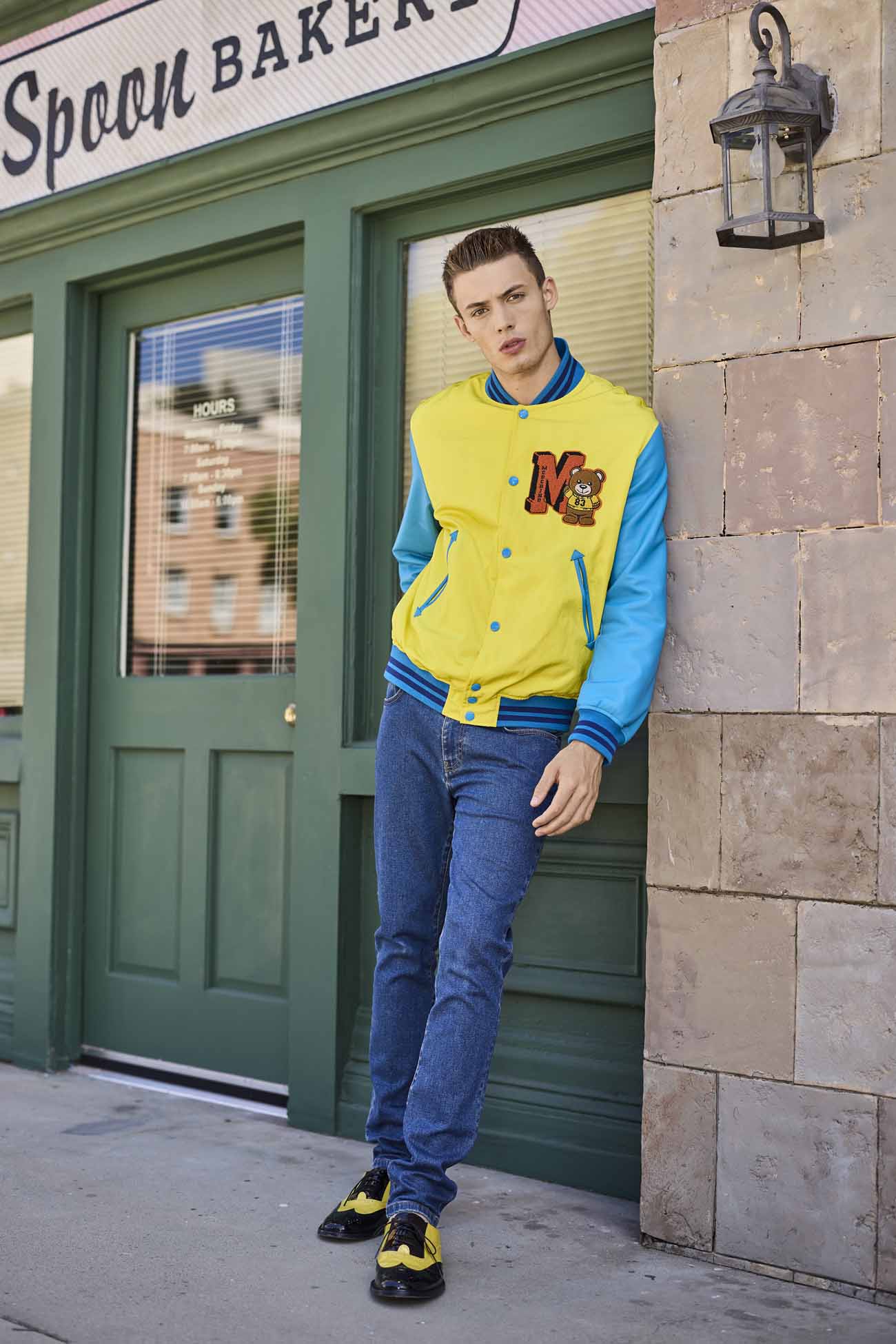 Moschino Spring Summer 2022 Men et Moschino Cruise 2022 Resort by RUNWAY MAGAZINE