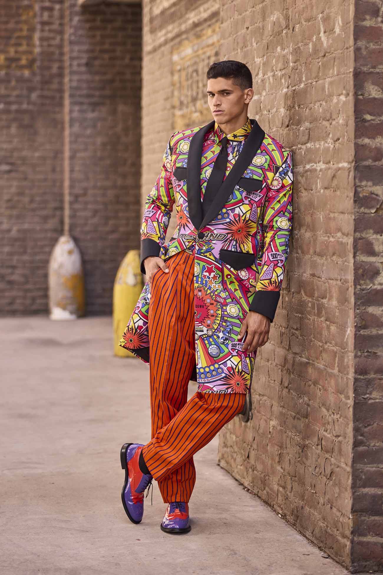 Moschino Spring Summer 2022 Men et Moschino Cruise 2022 Resort by RUNWAY MAGAZINE