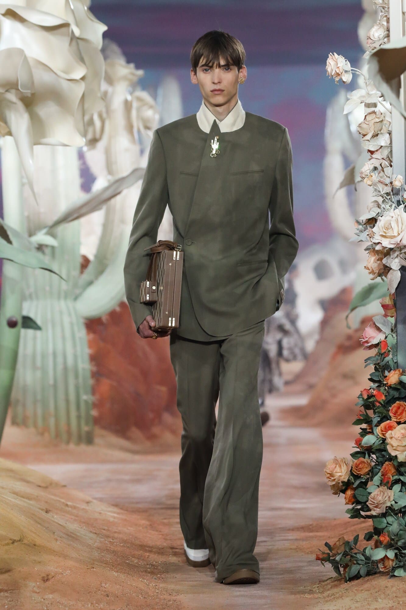 ディオール春夏2022年メンズ RUNWAY マガジン