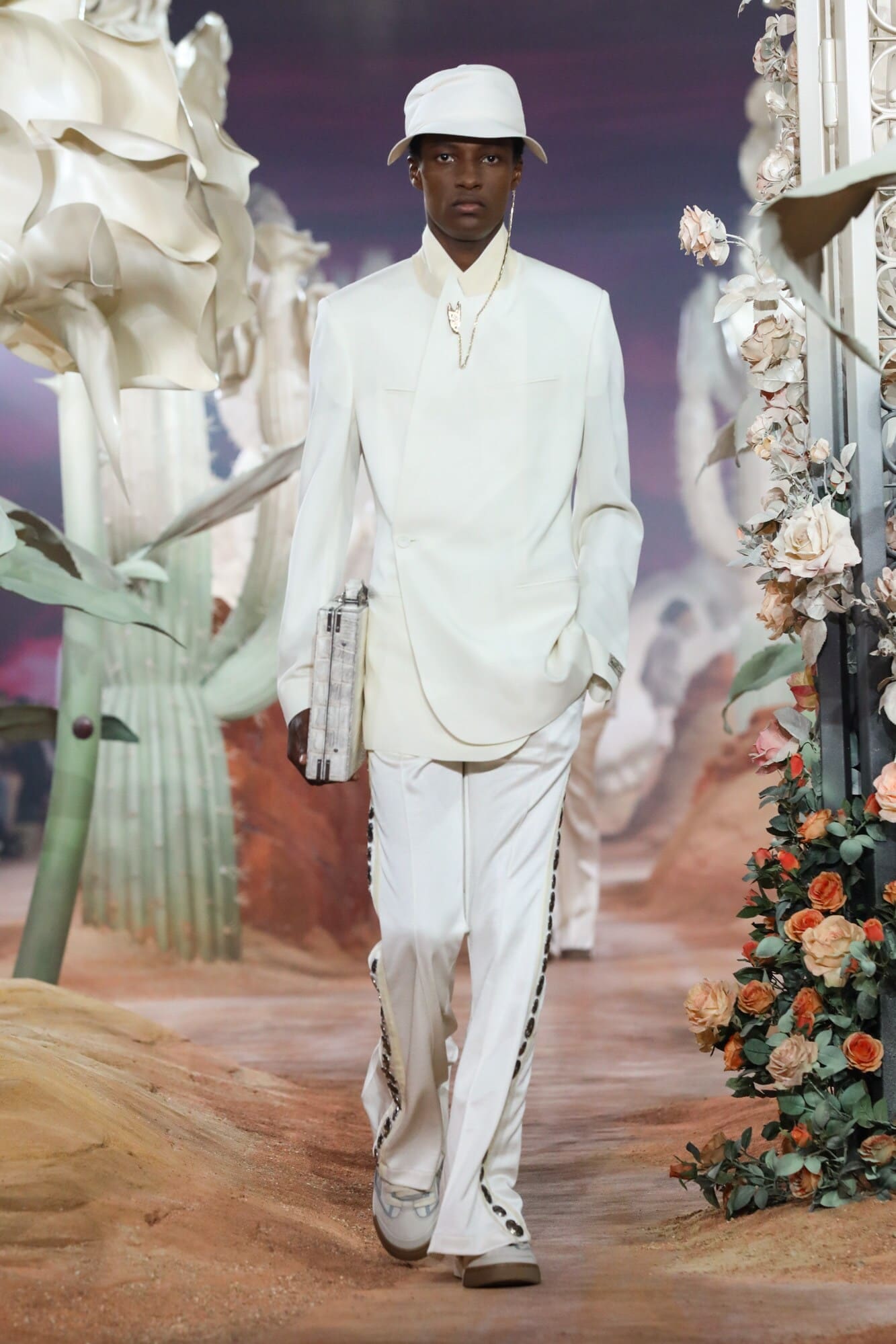 ディオール春夏2022年メンズ RUNWAY マガジン