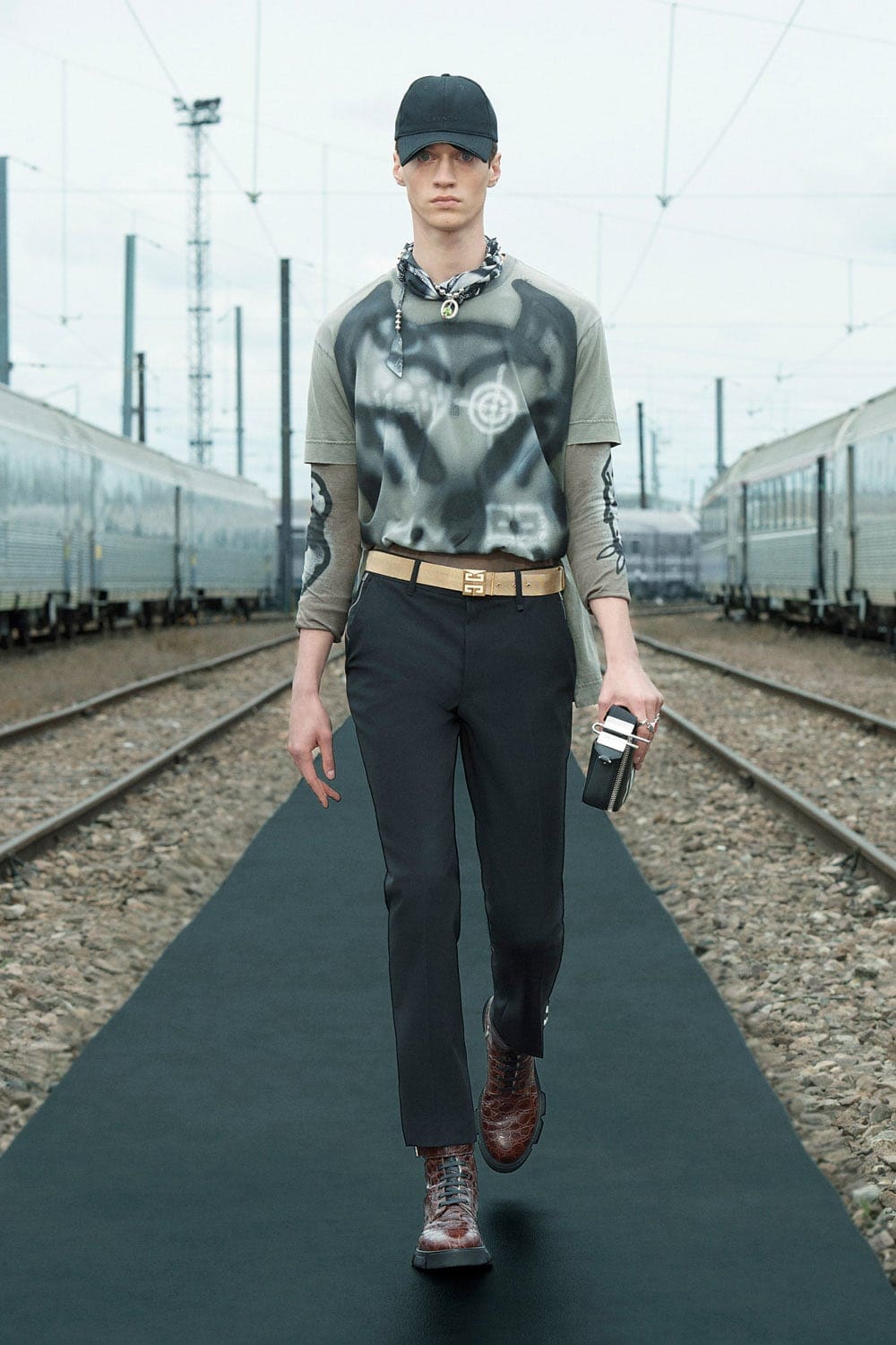 Givenchy Resort 2022 by RUNWAY MAGAZINE