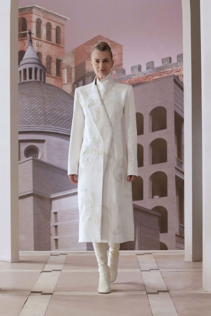 Fendi Haute Couture Automne Hiver 2021-2022 par RUNWAY MAGAZINE