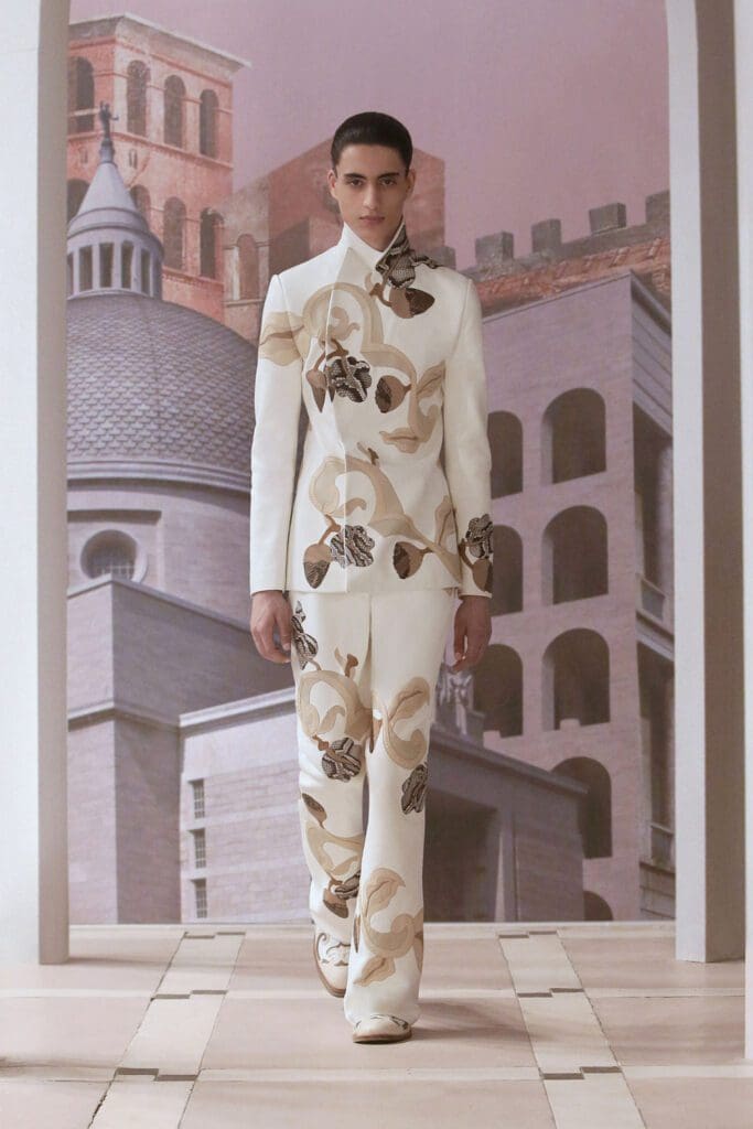 Fendi Haute Couture Automne Hiver 2021-2022 par RUNWAY MAGAZINE