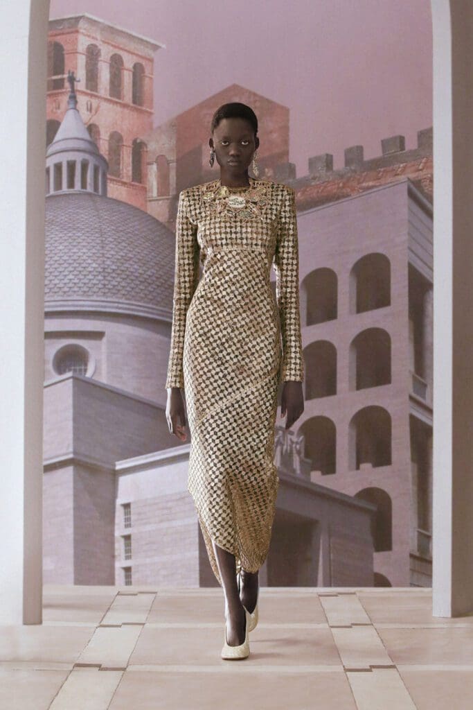 Fendi Haute Couture Automne Hiver 2021-2022 par RUNWAY MAGAZINE