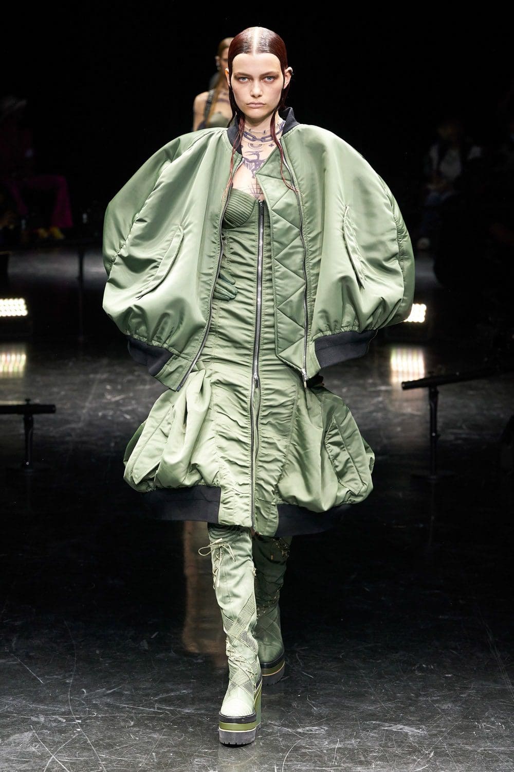 Jean Paul Gaultier x Sacai 的 Chitose Abe Couture 2021-2022 秋冬系列 RUNWAY 杂志