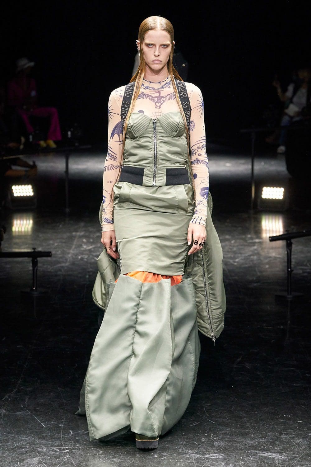 Jean Paul Gaultier x Sacai 的 Chitose Abe Couture 2021-2022 秋冬系列 RUNWAY 杂志