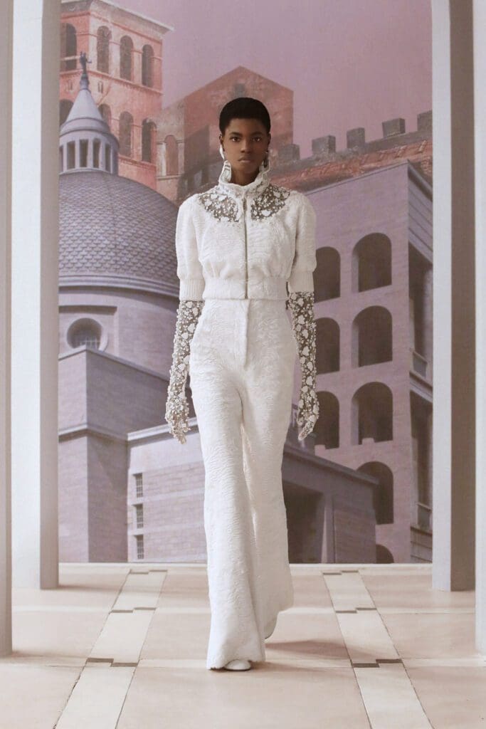 Fendi Haute Couture Automne Hiver 2021-2022 par RUNWAY MAGAZINE