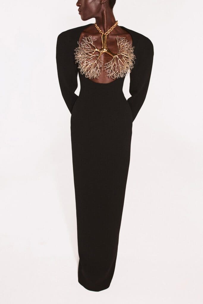 Schiaparelli Haute Couture Autunno Inverno 2021-2022 by RUNWAY MAGAZINE