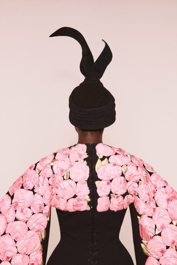 Schiaparelli Haute Couture Autunno Inverno 2021-2022 by RUNWAY MAGAZINE
