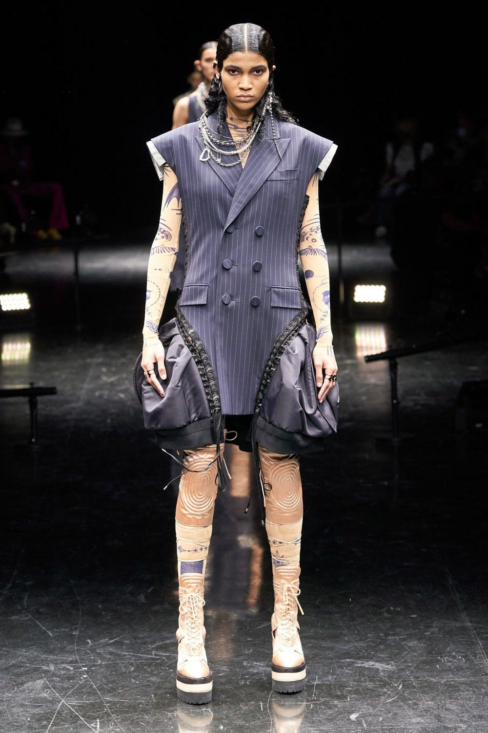 Jean Paul Gaultier x Sacai 的 Chitose Abe Couture 2021-2022 秋冬系列 RUNWAY 杂志