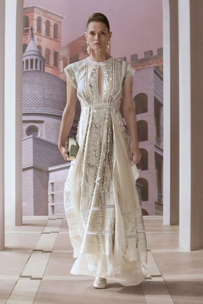 Fendi Haute Couture Automne Hiver 2021-2022 par RUNWAY MAGAZINE