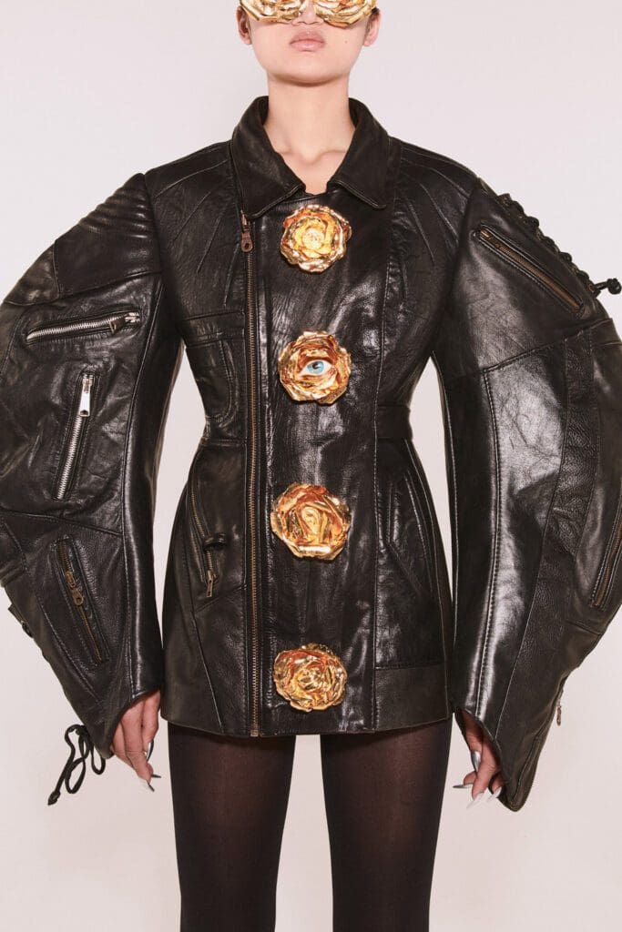 Schiaparelli Haute Couture Autunno Inverno 2021-2022 by RUNWAY MAGAZINE