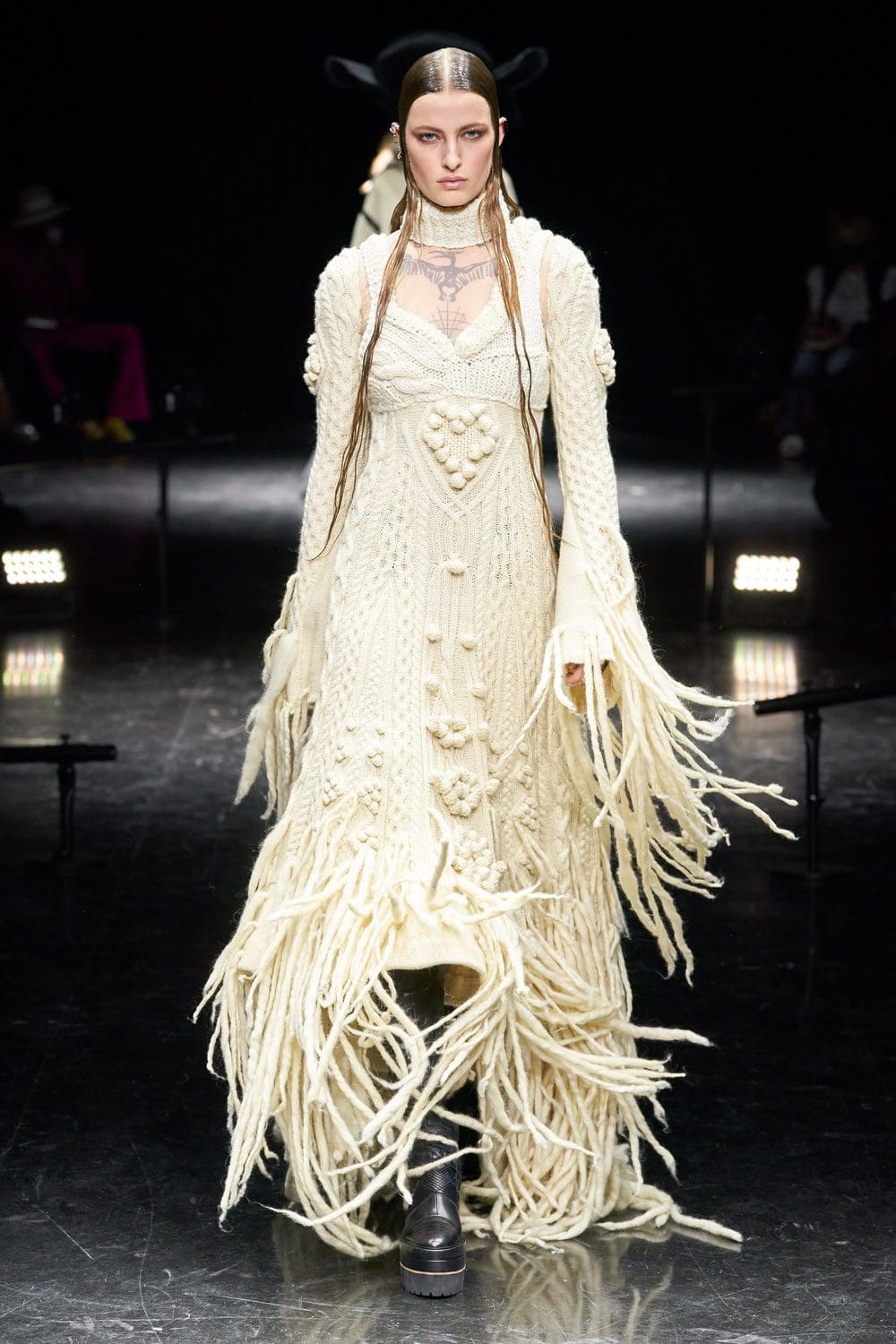 Jean Paul Gaultier x Sacai 的 Chitose Abe Couture 2021-2022 秋冬系列 RUNWAY 杂志