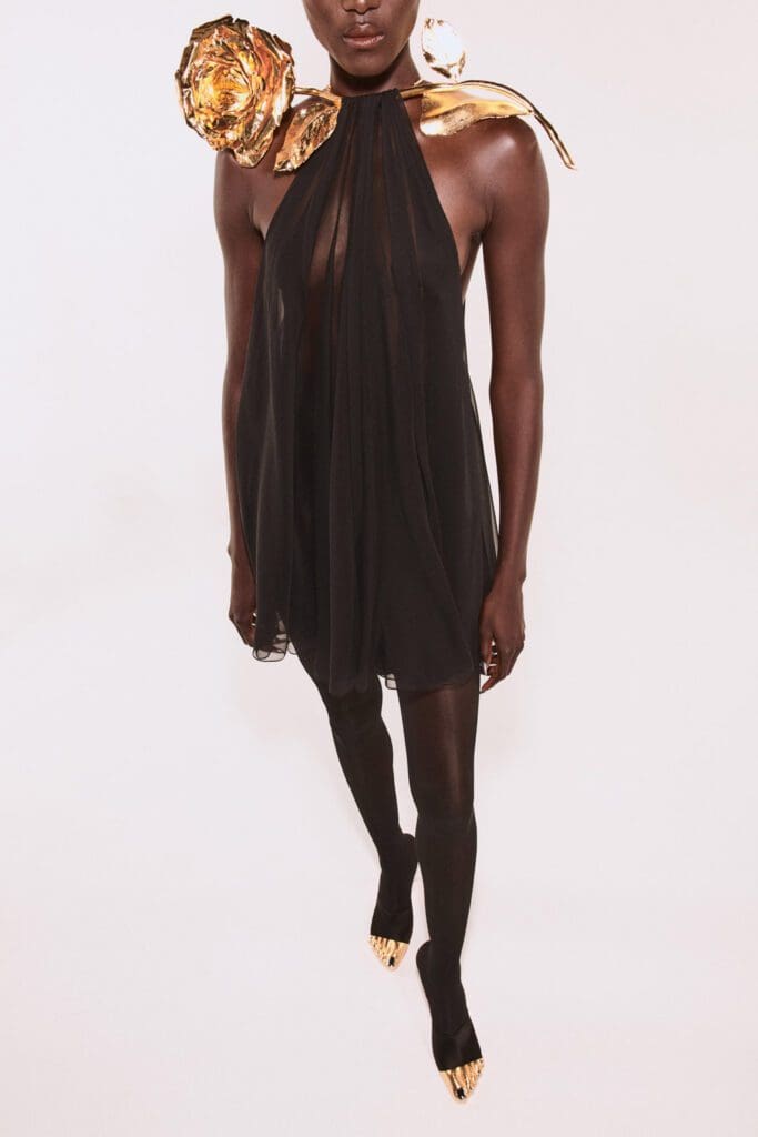 Schiaparelli Haute Couture Autunno Inverno 2021-2022 by RUNWAY MAGAZINE