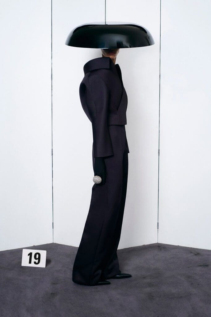 Balenciaga Haute Couture Fall Winter 2021-2022 by RUNWAY MAGAZINE