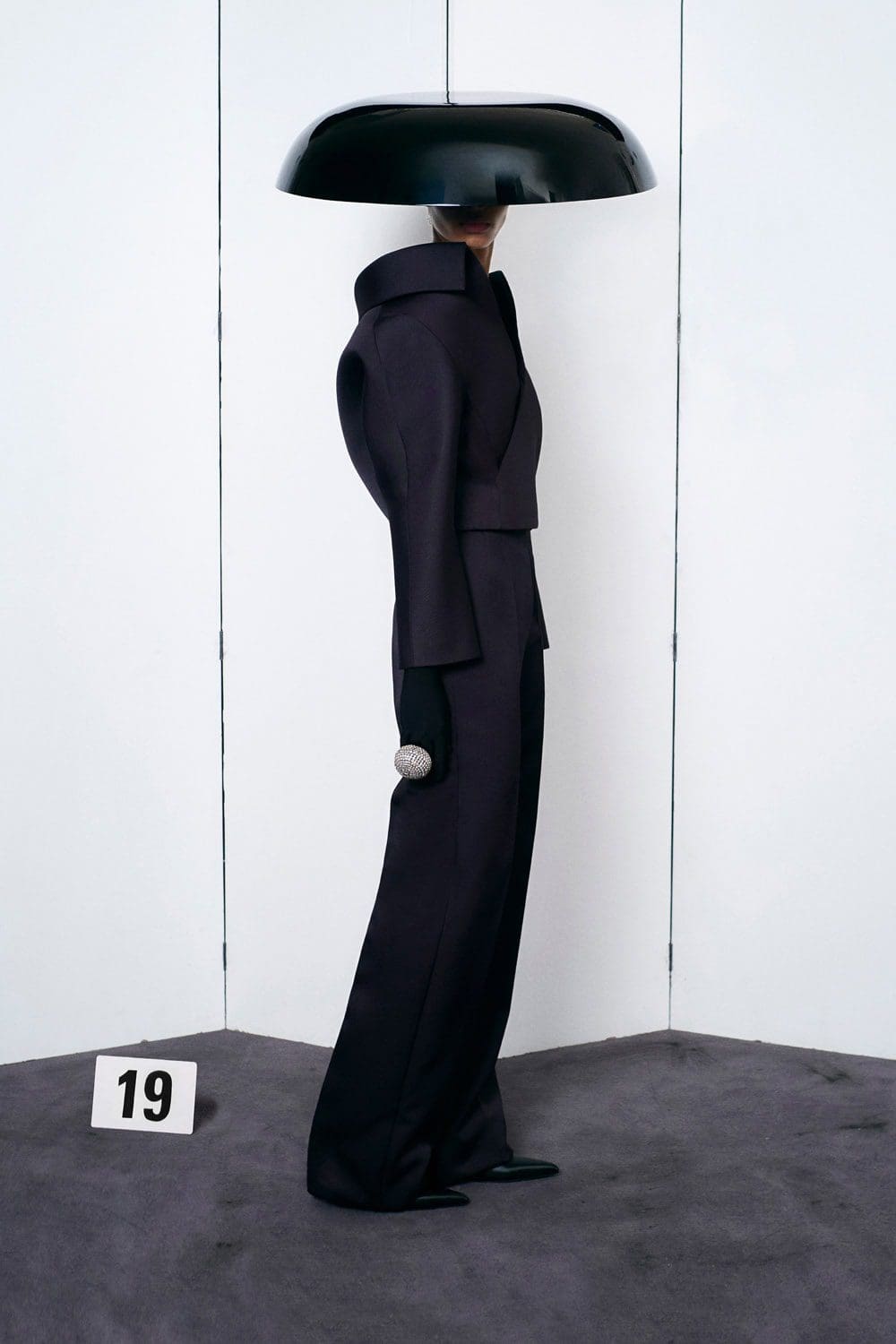 Balenciaga Haute Couture Autunno Inverno 2021-2022 by RUNWAY MAGAZINE