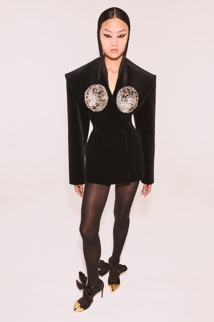 Schiaparelli Haute Couture Autunno Inverno 2021-2022 by RUNWAY MAGAZINE