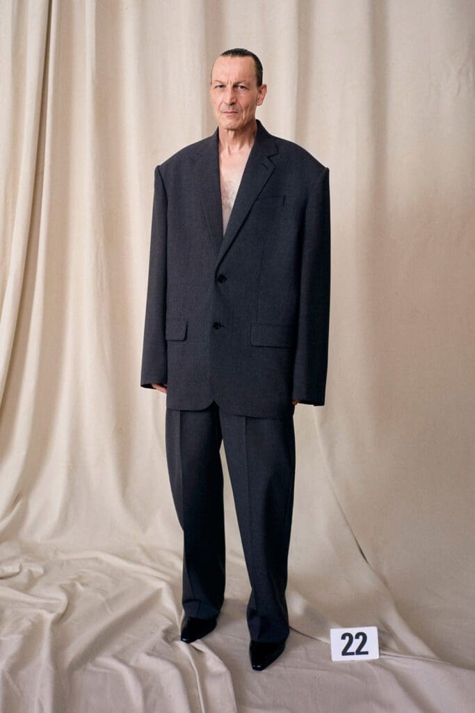 Balenciaga Haute Couture Fall Winter 2021-2022 by RUNWAY MAGAZINE