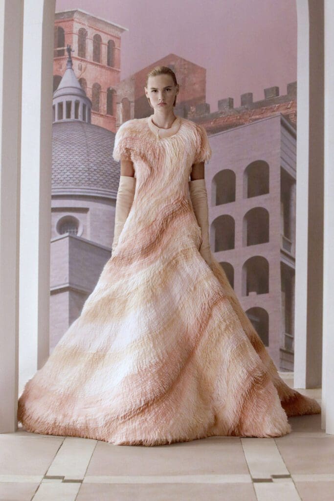 Fendi Haute Couture Automne Hiver 2021-2022 par RUNWAY MAGAZINE