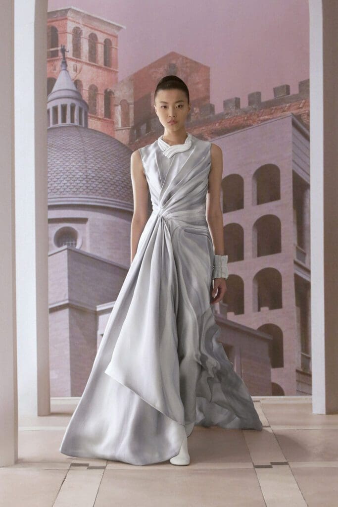 Fendi Haute Couture Automne Hiver 2021-2022 par RUNWAY MAGAZINE