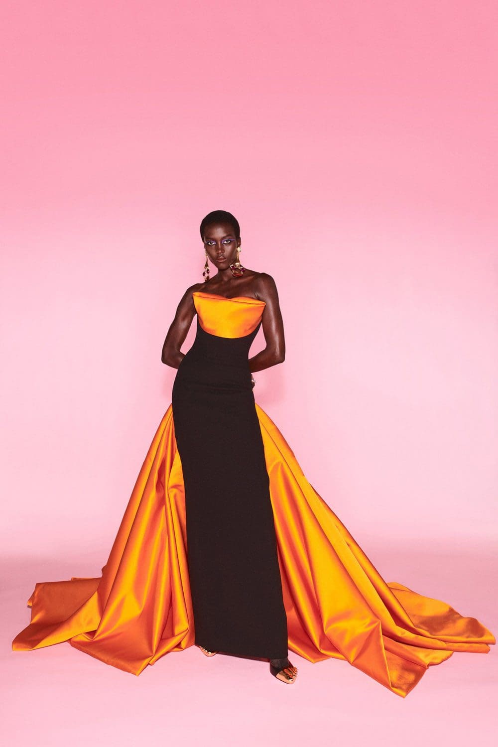 Schiaparelli Haute Couture Automne Hiver 2021-2022 par RUNWAY MAGAZINE
