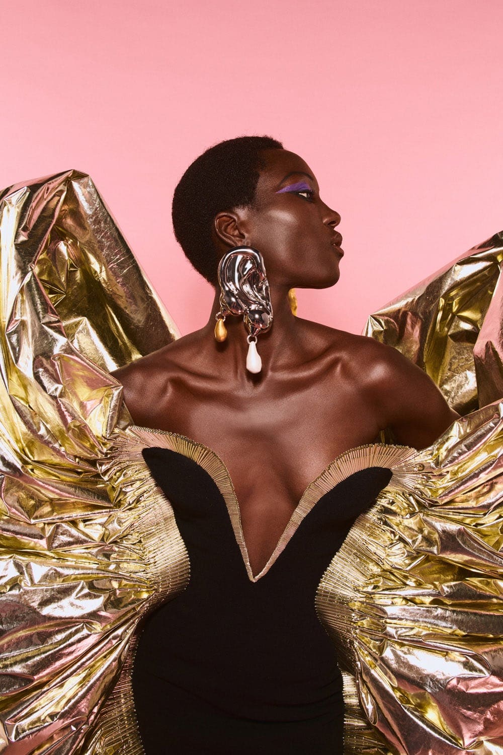 Schiaparelli Haute Couture Automne Hiver 2021-2022 par RUNWAY MAGAZINE