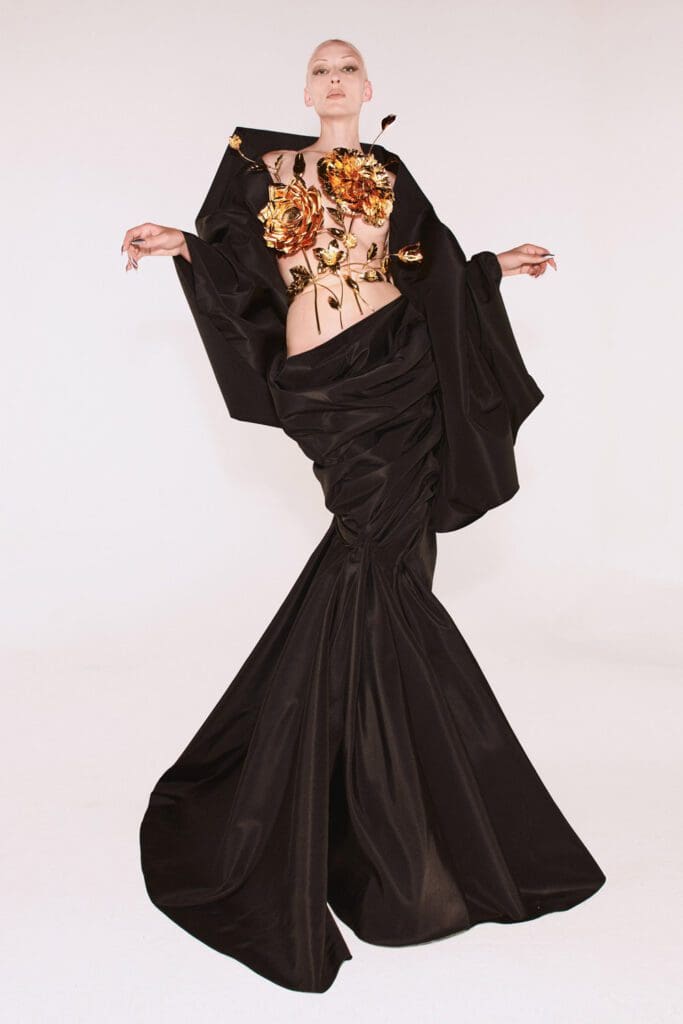 Schiaparelli Haute Couture Autunno Inverno 2021-2022 by RUNWAY MAGAZINE