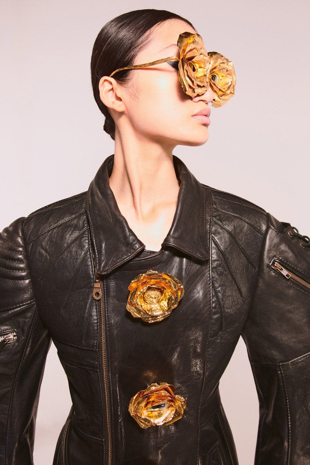 Schiaparelli Haute Couture Automne Hiver 2021-2022 par RUNWAY MAGAZINE