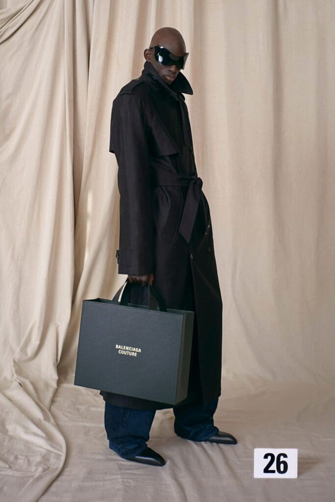 Balenciaga Haute Couture Fall Winter 2021-2022 by RUNWAY MAGAZINE
