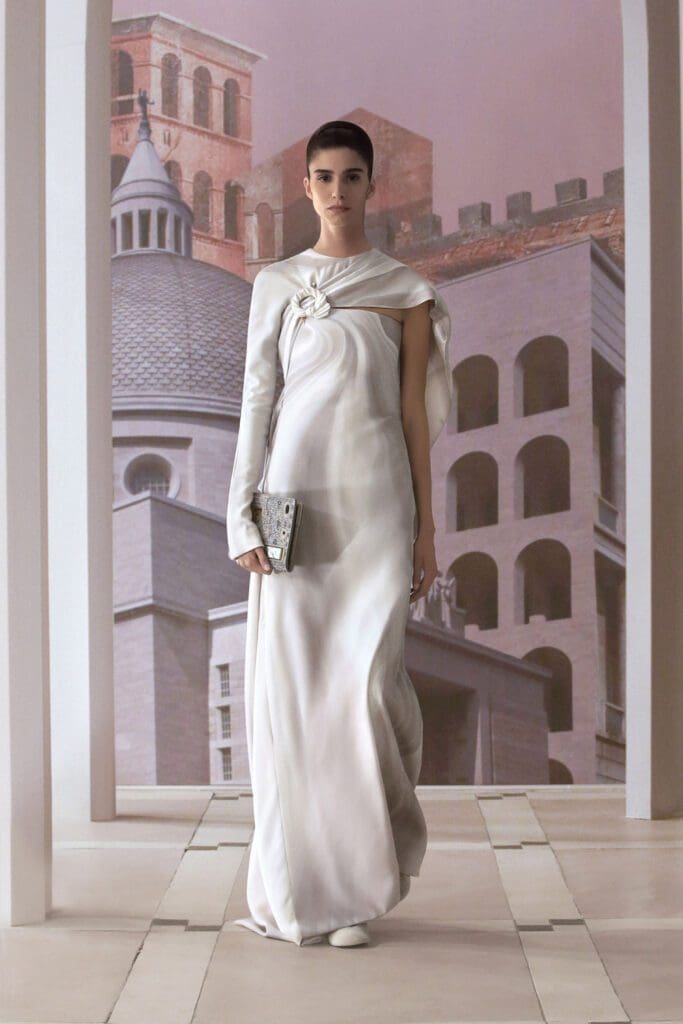 Fendi Haute Couture Automne Hiver 2021-2022 par RUNWAY MAGAZINE