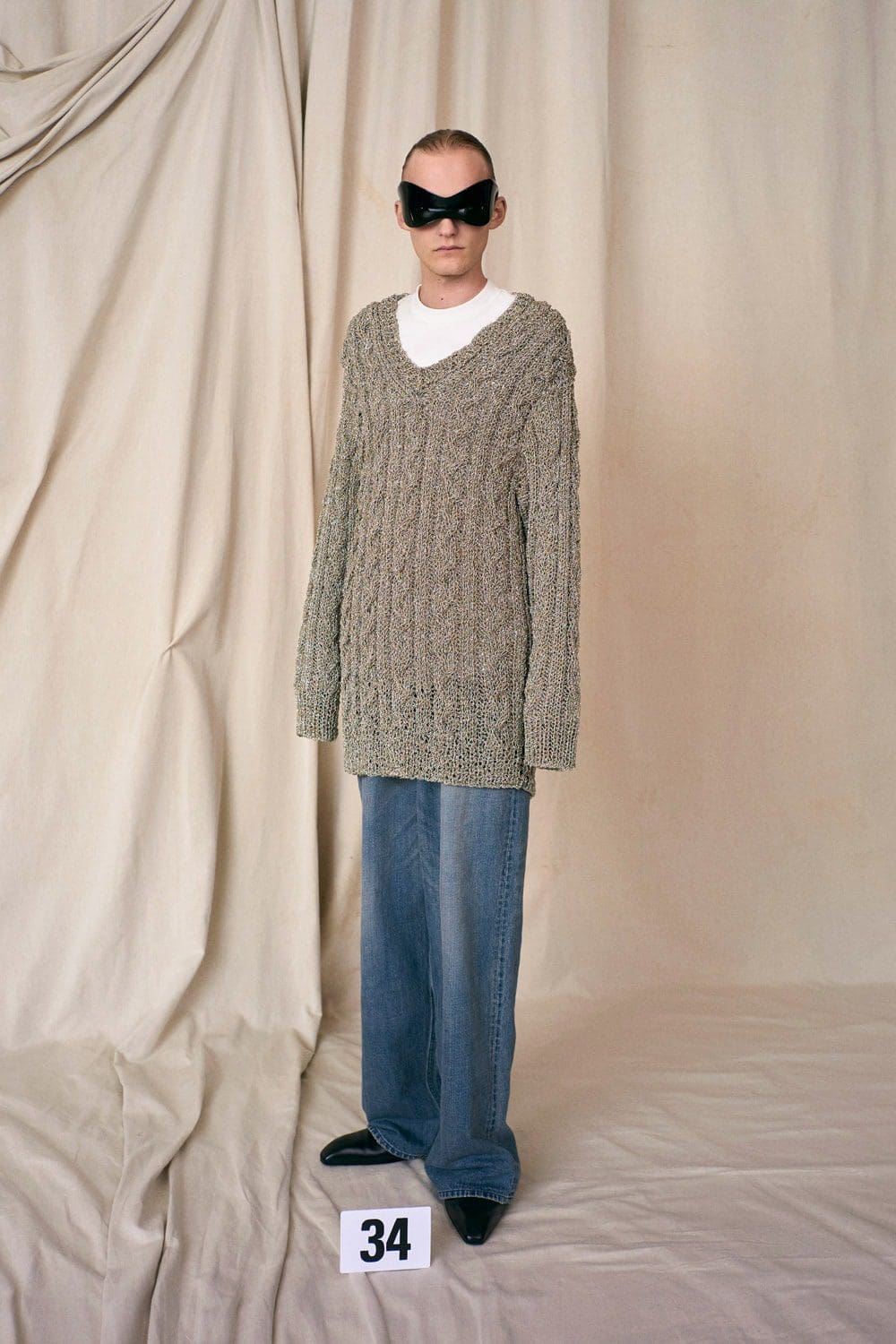 Balenciaga Haute Couture Autunno Inverno 2021-2022 by RUNWAY MAGAZINE