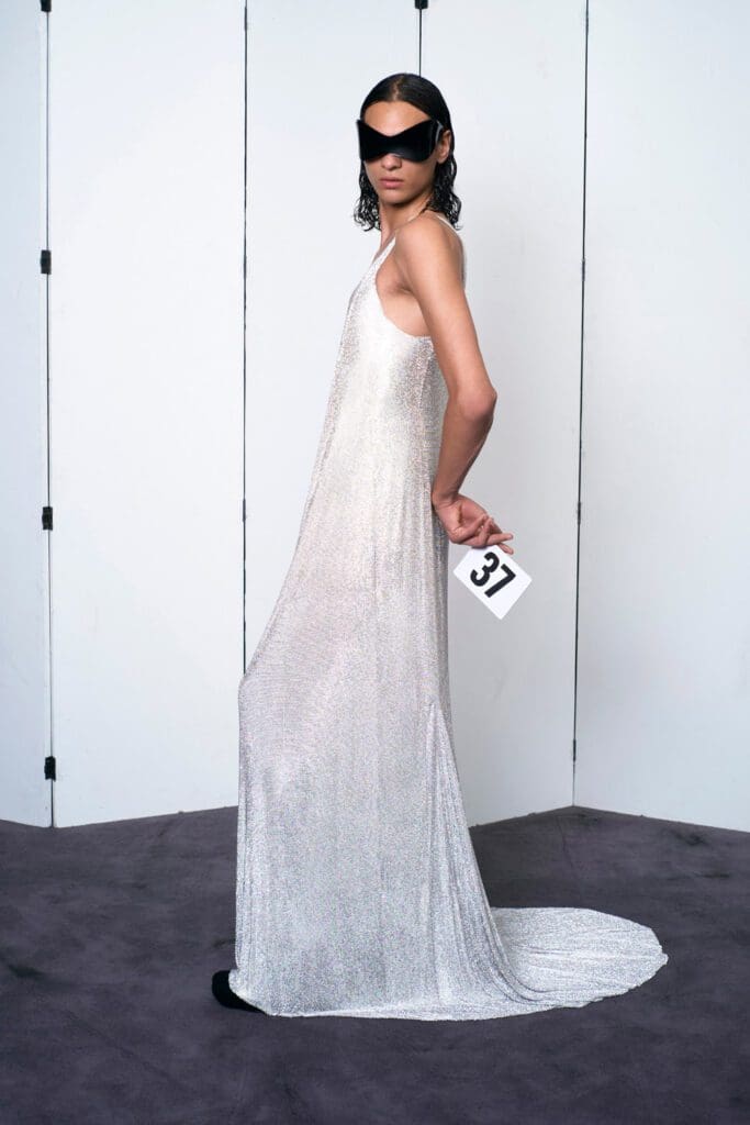 Balenciaga Haute Couture Fall Winter 2021-2022 by RUNWAY MAGAZINE