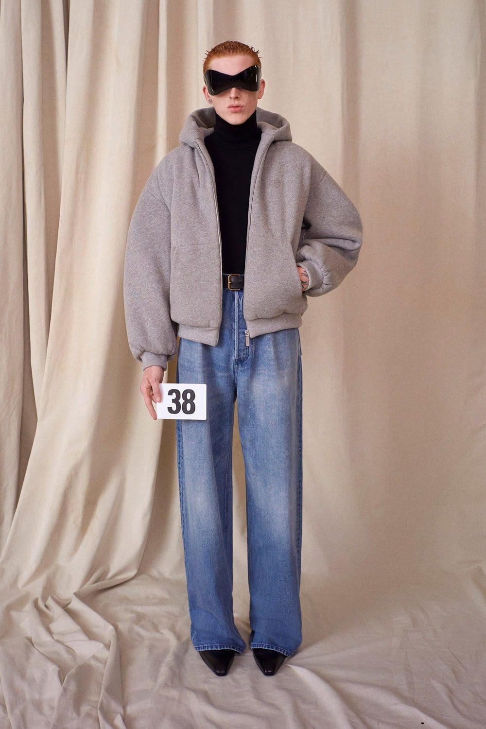 Balenciaga Haute Couture Autunno Inverno 2021-2022 by RUNWAY MAGAZINE