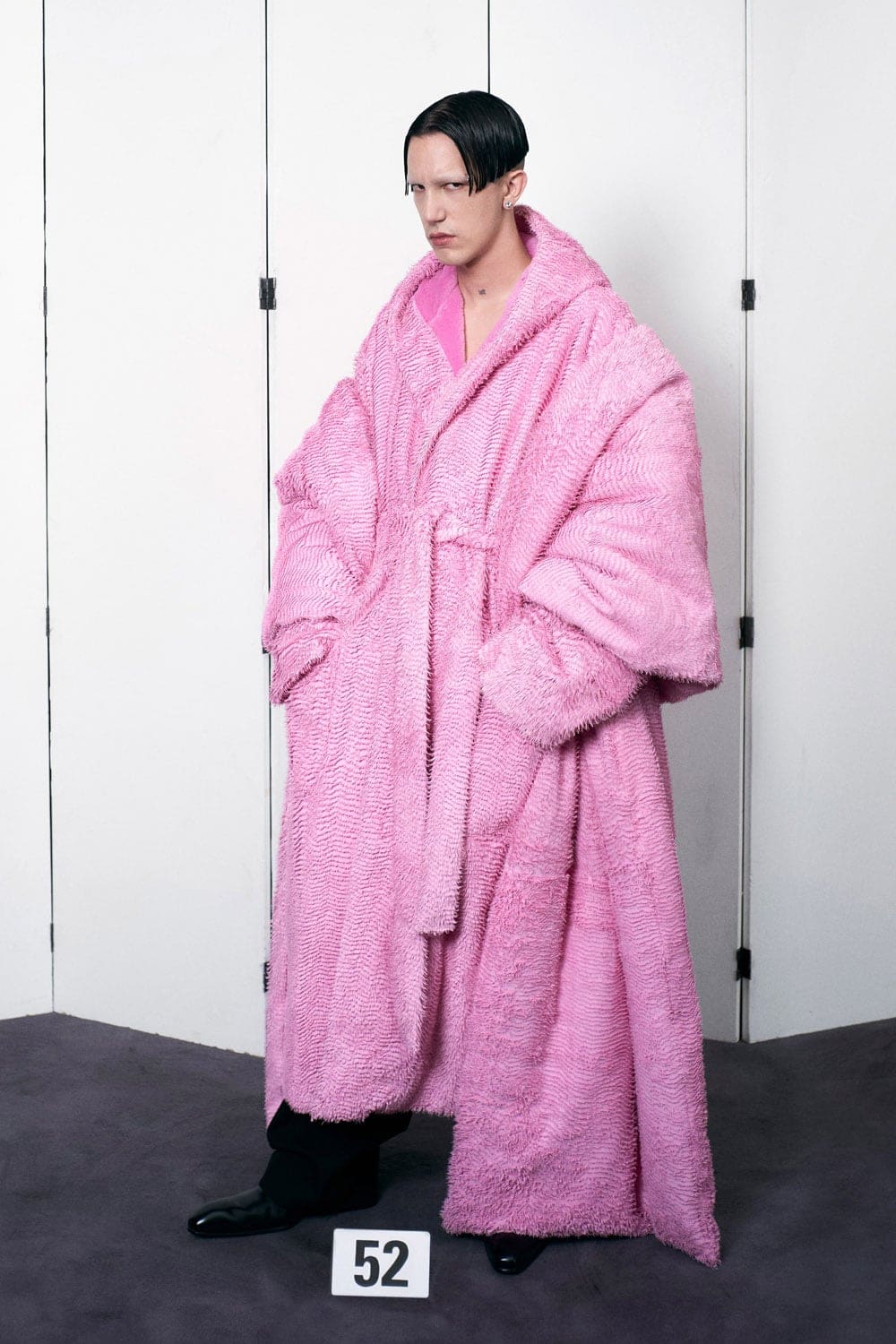 Balenciaga Haute Couture Autunno Inverno 2021-2022 by RUNWAY MAGAZINE