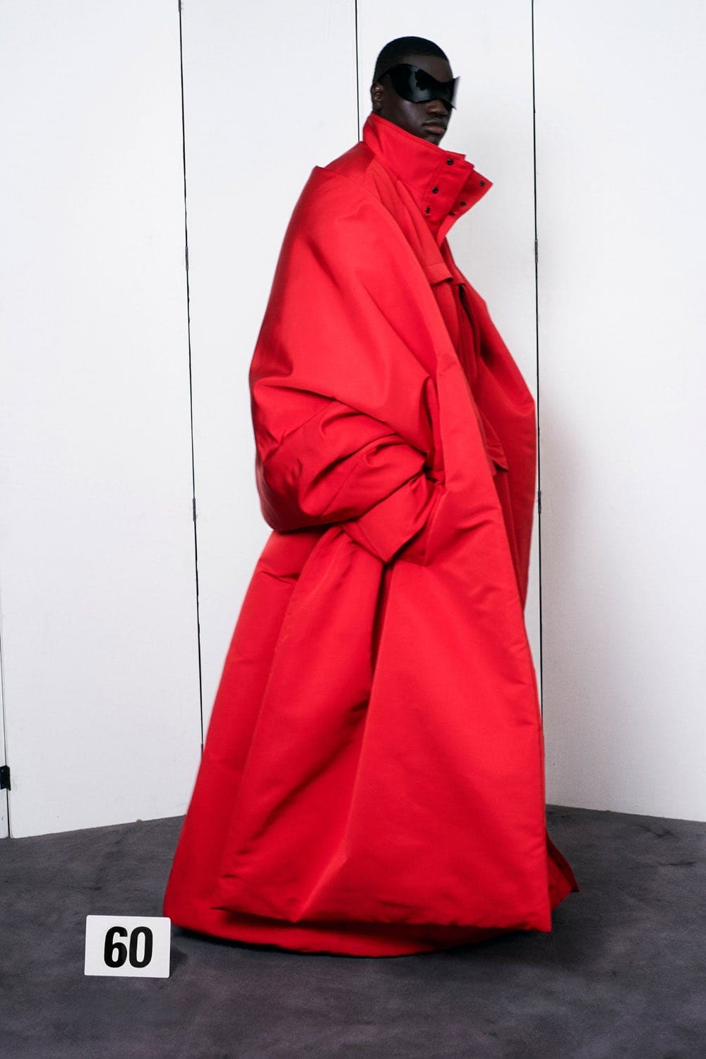 Balenciaga Haute Couture Autunno Inverno 2021-2022 by RUNWAY MAGAZINE