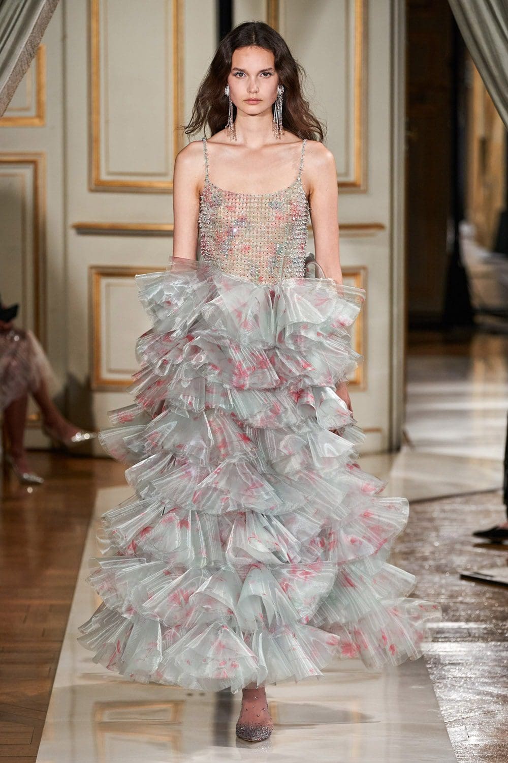 Giorgio Armani Privé Haute Couture Outono Inverno 2021-2022 por RUNWAY MAGAZINE