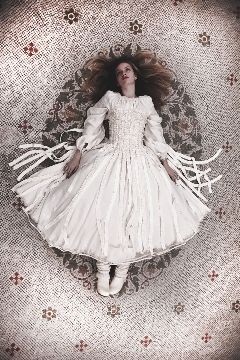 Franck Sorbier Haute Couture Fall Winter 2021-2022 by RUNWAY MAGAZINE