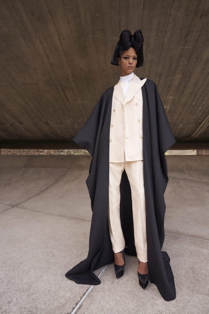 Giambattista Valli Haute Couture Autunno Inverno 2021-2022 by RUNWAY MAGAZINE