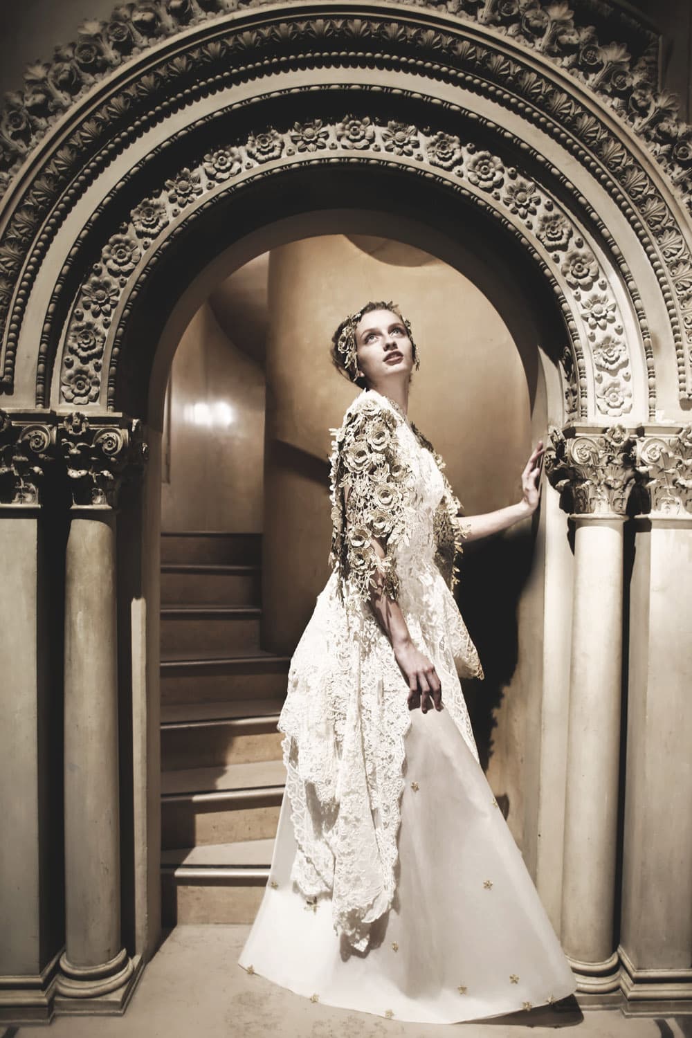 Franck Sorbier Haute Couture Fall Winter 2021-2022 by RUNWAY MAGAZINE