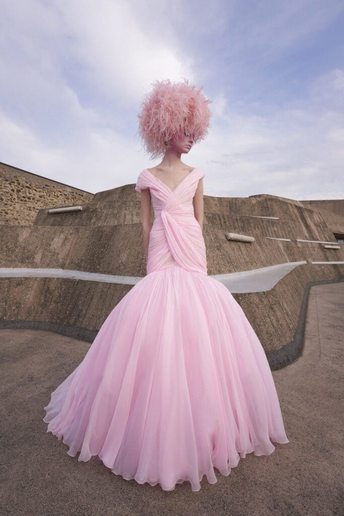 Giambattista Valli Haute Couture Autunno Inverno 2021-2022 by RUNWAY MAGAZINE