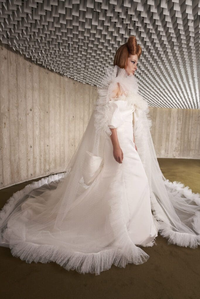 Giambattista Valli Haute Couture Autunno Inverno 2021-2022 by RUNWAY MAGAZINE