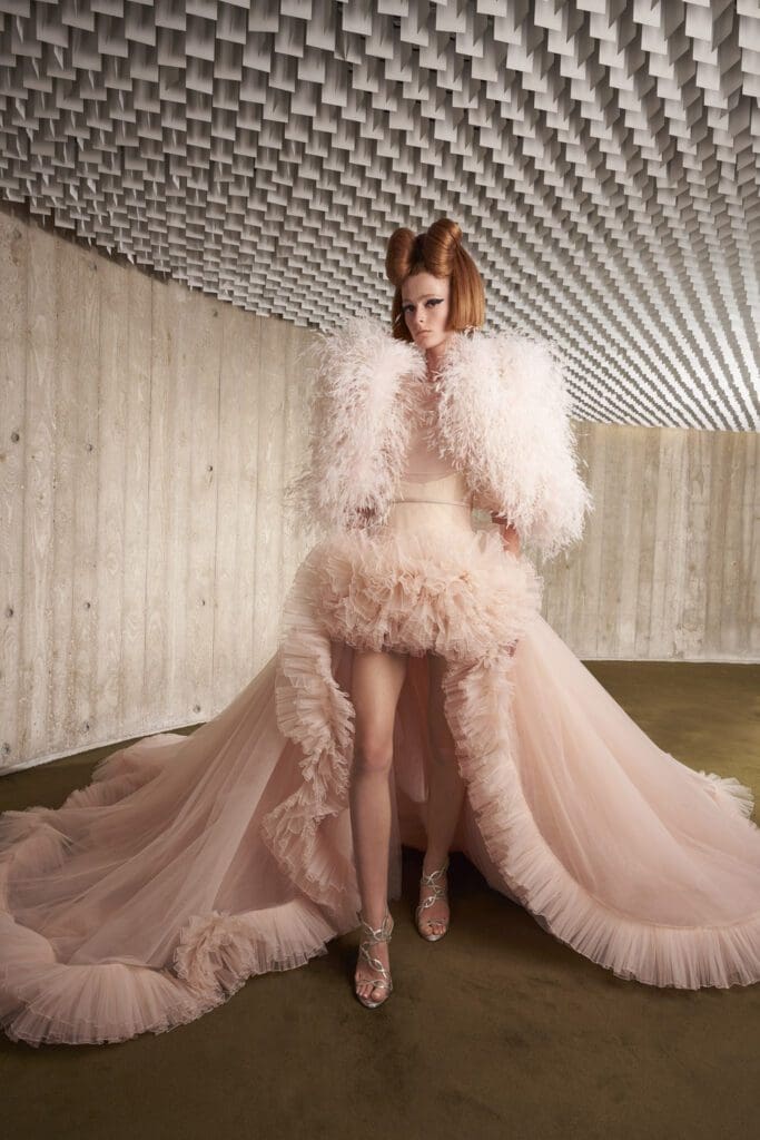 Giambattista Valli Haute Couture Autunno Inverno 2021-2022 by RUNWAY MAGAZINE