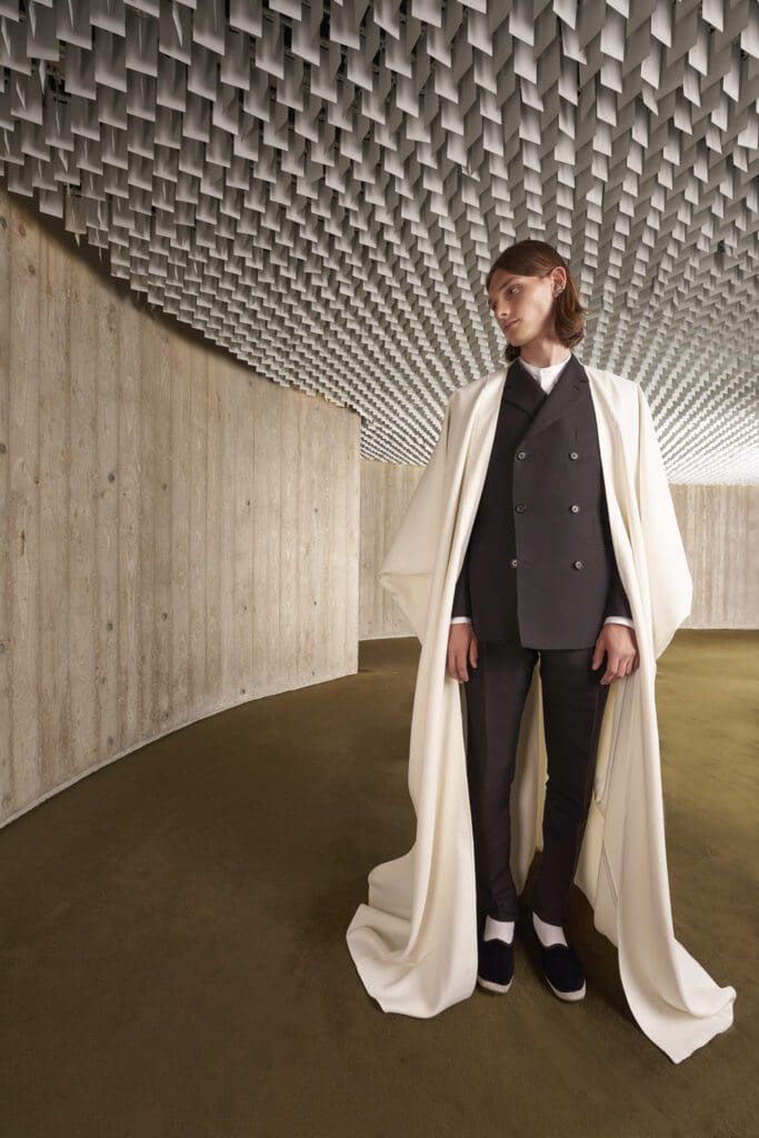 Giambattista Valli Haute Couture Autunno Inverno 2021-2022 by RUNWAY MAGAZINE