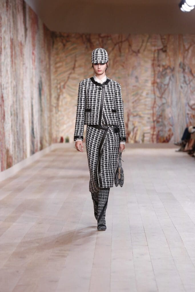 Dior Haute Couture Fall Winter 2021-2022 by RUNWAY MAGAZINE